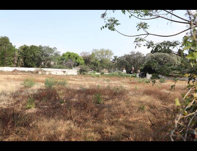 LAND FOR SALE IN BRYANSTON